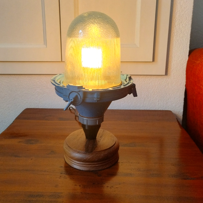 Upworkx lamp "CCCP"